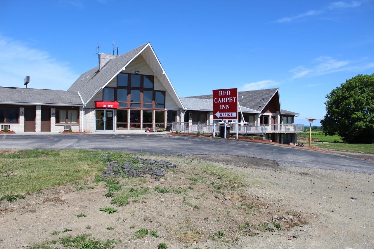 Red Carpet Inn North East Exterior photo