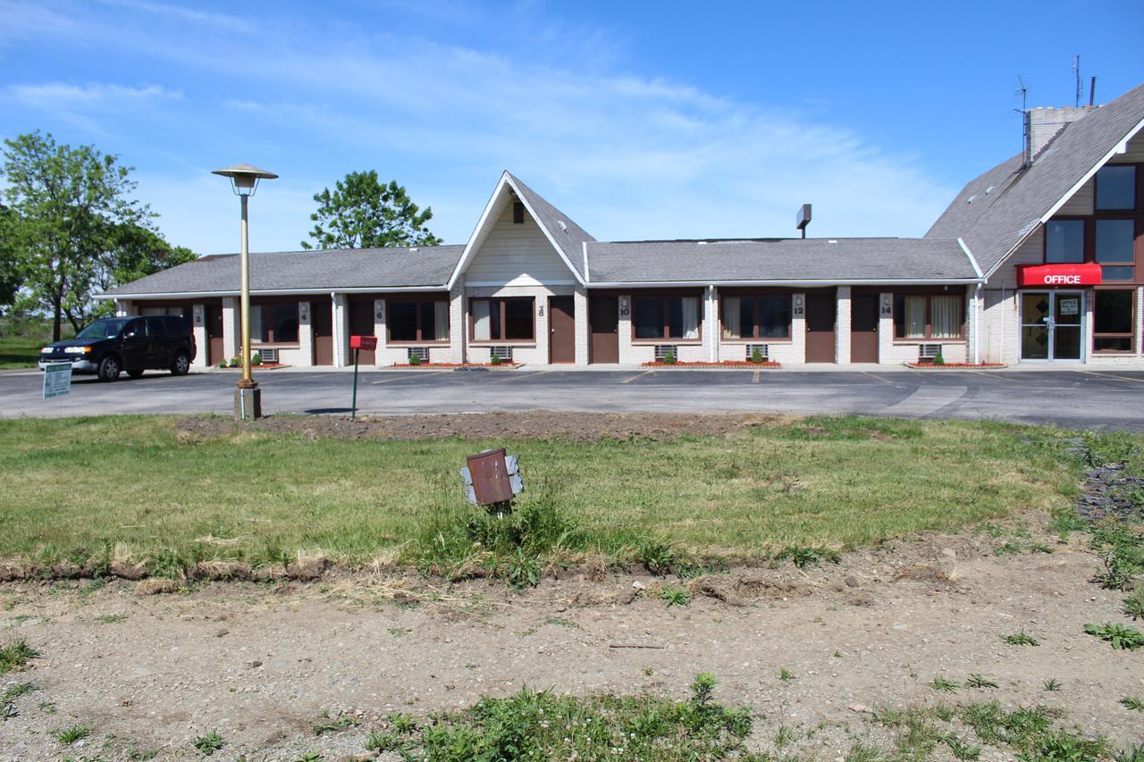 Red Carpet Inn North East Exterior photo